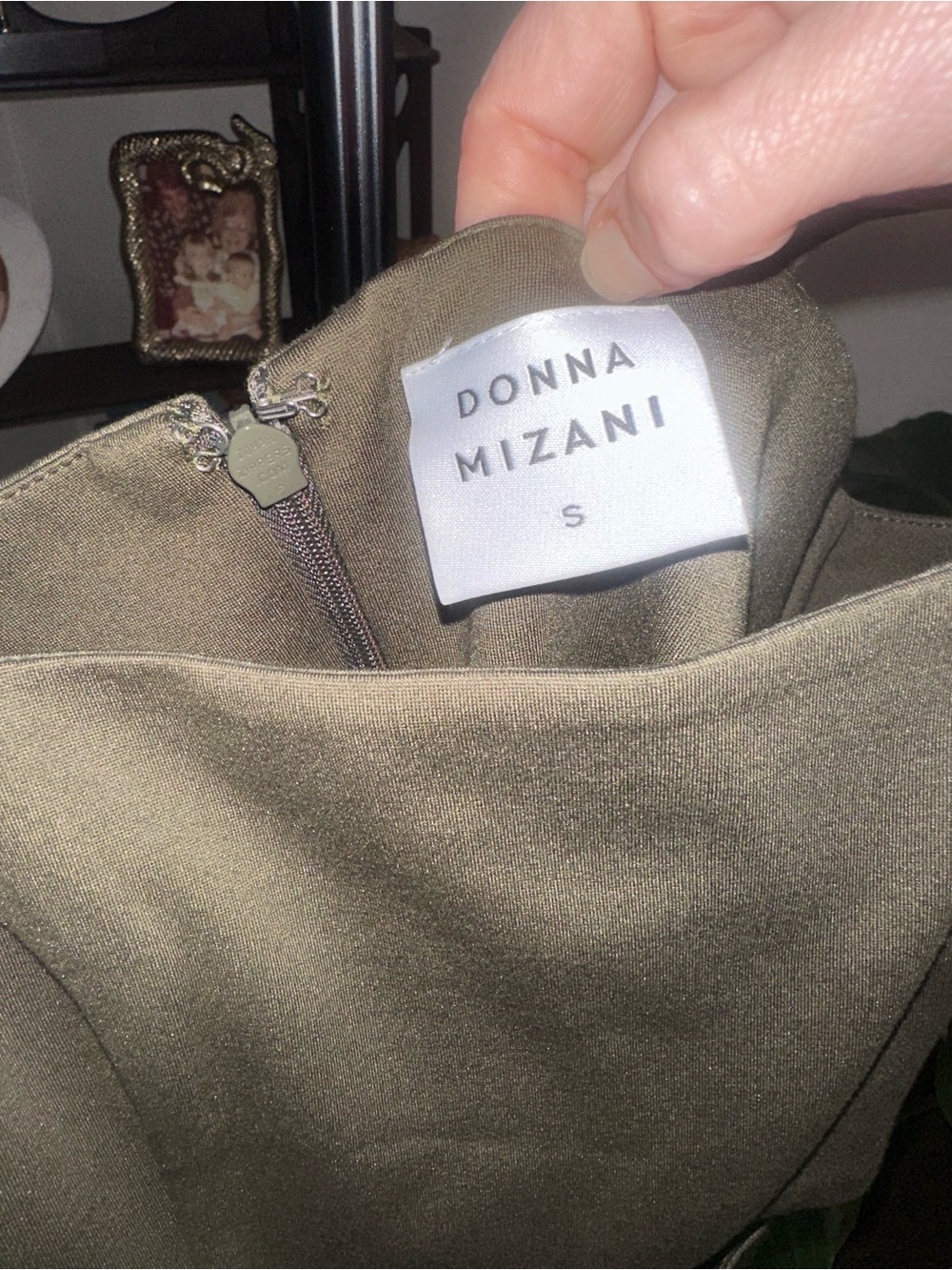 Donna Mizani Olive Satin Mix Dress - Picture 5 of 7